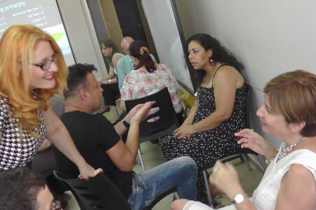 מחקר חדש מראה איפה כדאי להכיר בני זוג שיובילו לנישואין